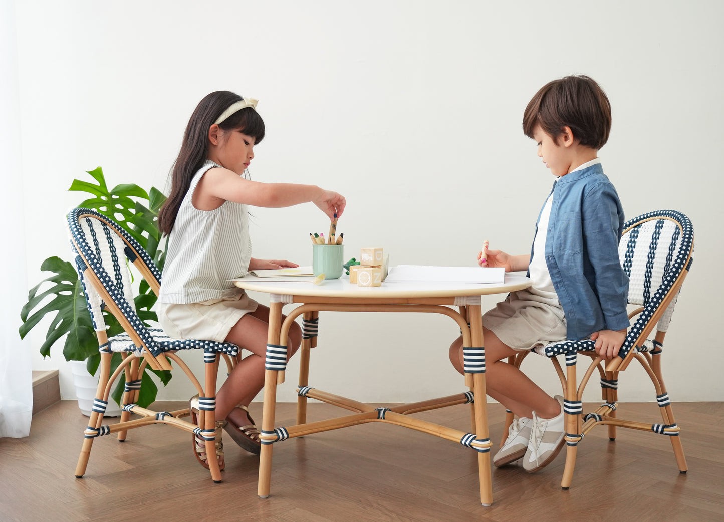 French style Kids Rattan Table
