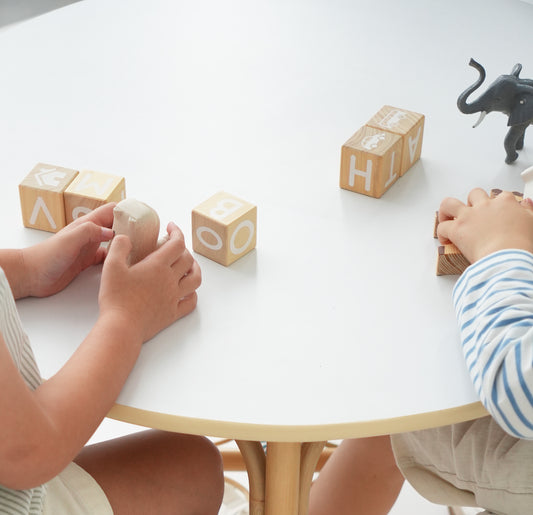 Table en rotin pour enfants, style français