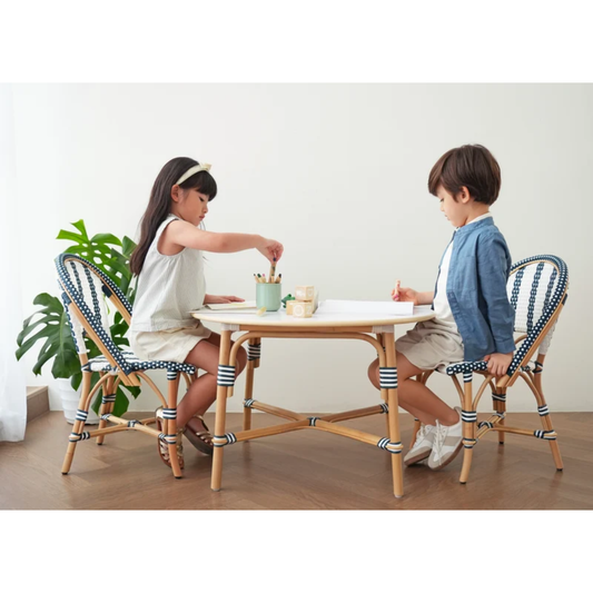 Chaises et table de bistrot en rotin Petit Paris pour enfants